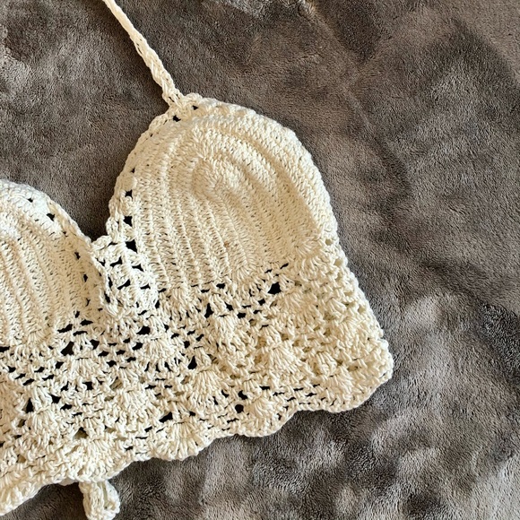 Crochet bralette in cream/beige - Picture 2 of 3